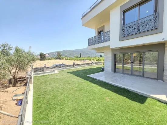 В Районе Гümüldür İnönü Квартал, До Моря 450 Метров, Просторный Сад, Новый 4+1!