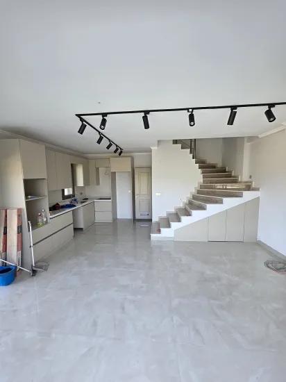 В Районе Гümüldür İnönü Квартал, До Моря 450 Метров, Просторный Сад, Новый 4+1!