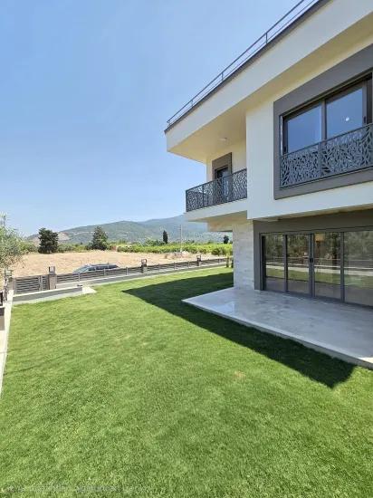 В Районе Гümüldür İnönü Квартал, До Моря 450 Метров, Просторный Сад, Новый 4+1!