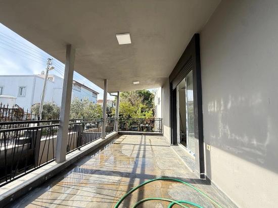 В Доганбее, Сеферихисар, Продается Совершенно Новая Отдельно Стоящая Вилла С 3 Спальнями, 1 Ванной Комнатой И Садом.