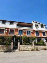Для Продажи Вилла 4+1 в Gümüldür Fevzi Çakmak Menderes Gümüldür - 170 m²