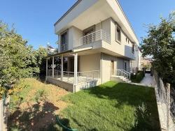 Для Продажи Вилла 3+1 в Cumhuriyet Seferihisar Doğanbey - 180 m²