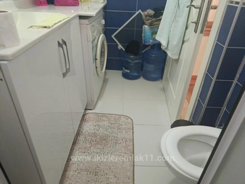 Seferihisar Ürkmez Merkez’de Satılık 2 + 1 Ara Kat Daire