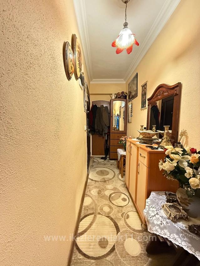 Seferihisar Ürkmez Merkez'de Satılık 2+1 Daire 80M2 Denize 200M