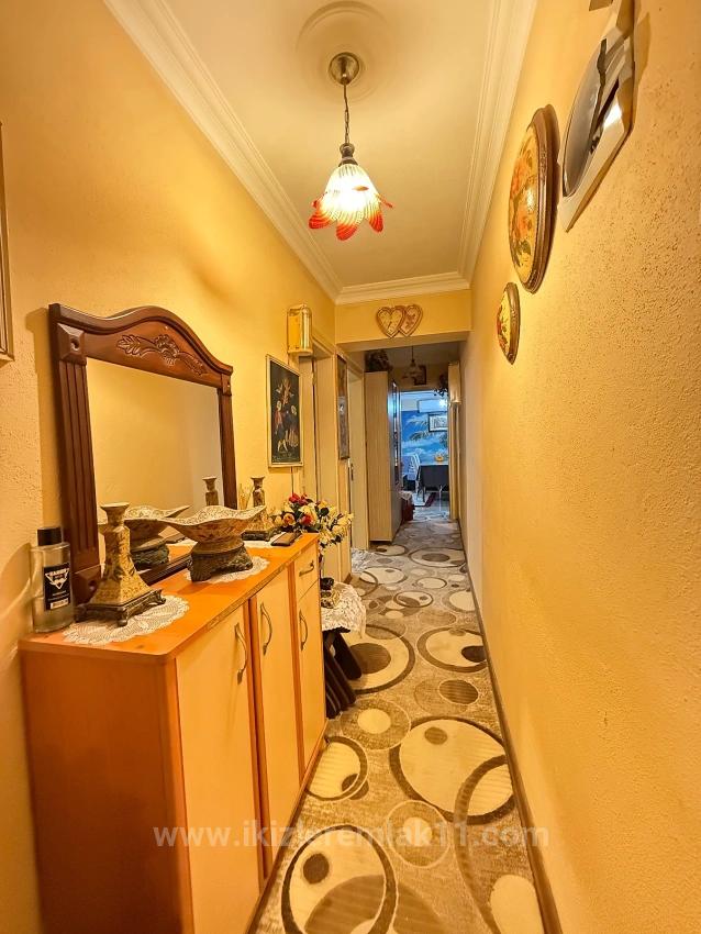 Seferihisar Ürkmez Merkez'de Satılık 2+1 Daire 80M2 Denize 200M