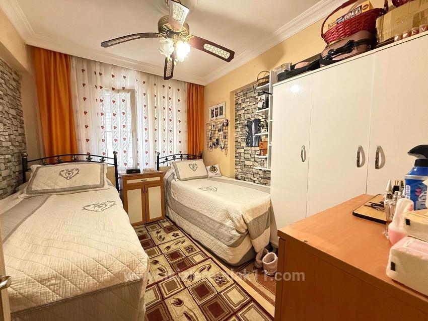 Seferihisar Ürkmez Merkez'de Satılık 2+1 Daire 80M2 Denize 200M