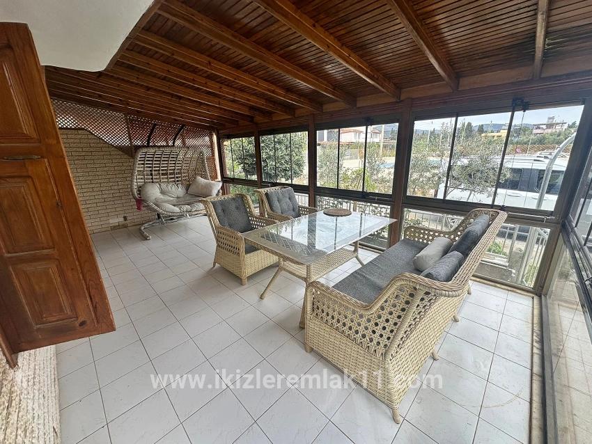 Seferihisar Doğanbey Cumhuriyet Mah. Satılık 3+1 Yazlık - 160 m²