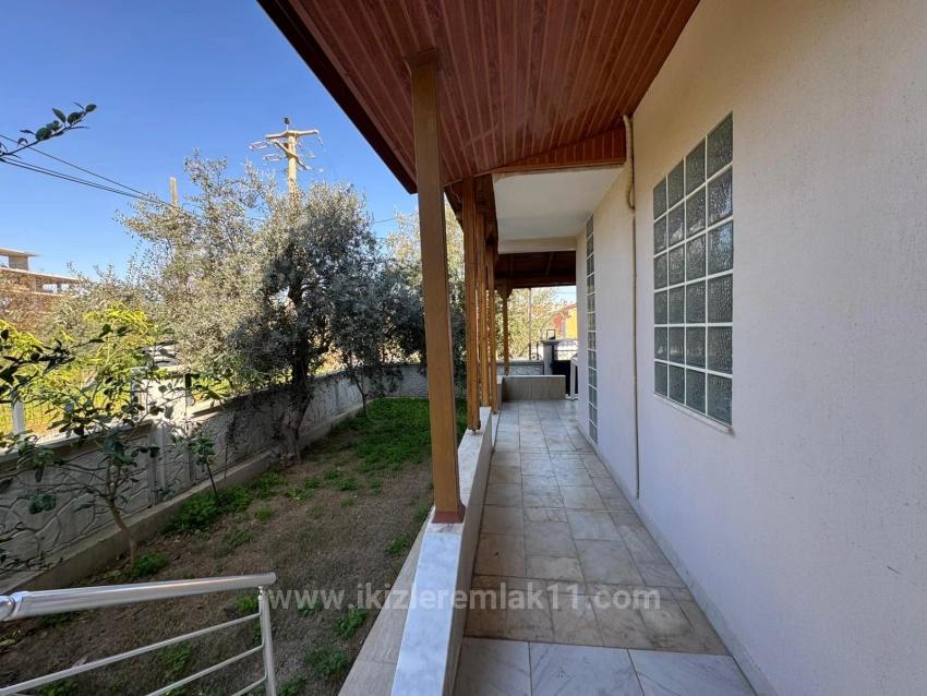 Seferihisar Doğanbey Cumhuriyet Mah. Satılık 4+1 Villa - 165 m²