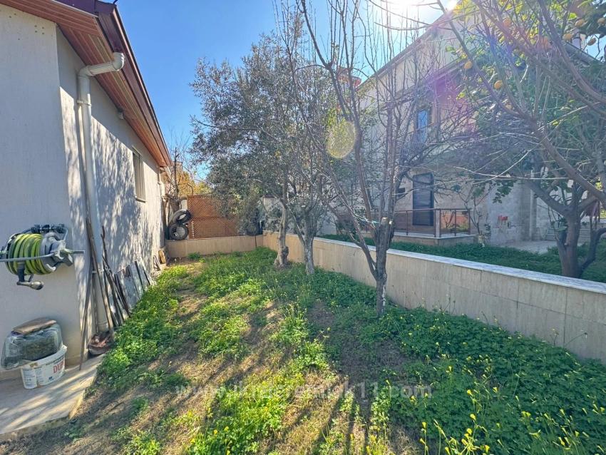 Seferihisar’cumhuriyet Mahallesi, Meltem Tur Sitesi Deniz Tarafında Satılık 4+1 Villa