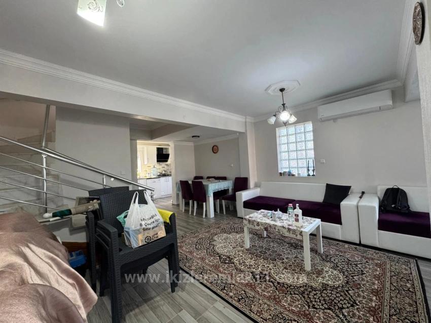 Seferihisar’cumhuriyet Mahallesi, Meltem Tur Sitesi Deniz Tarafında Satılık 4+1 Villa