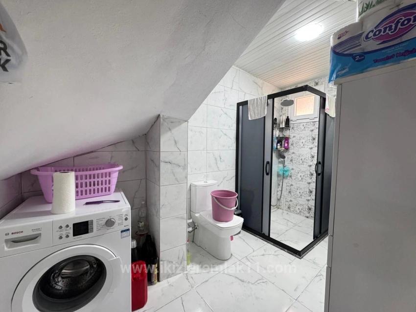 Seferihisar’cumhuriyet Mahallesi, Meltem Tur Sitesi Deniz Tarafında Satılık 4+1 Villa