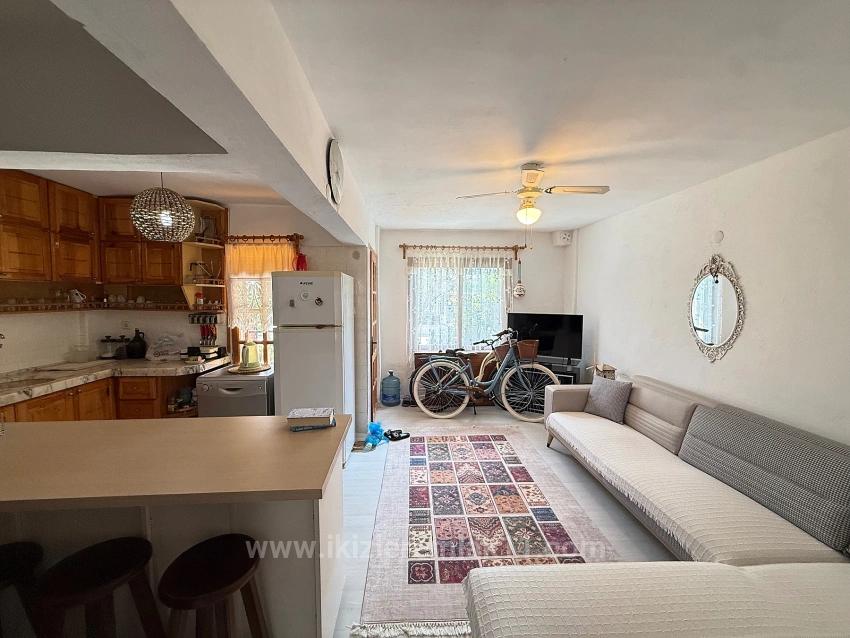 Seferihisar Doğanbey Merkezde Geniş Bahçeli 3+1 Dublex Villa