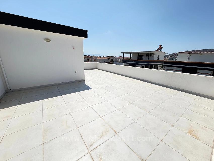 Seferihisar Doğanbey'de Denıze Yakın Satılık Genıs Bahcelı Sıfır 3+1 Villa