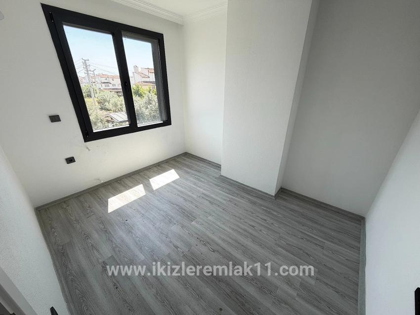 Seferihisar Doğanbey Cumhuriyet Mah. Satılık 3+1 Villa - 220 m²
