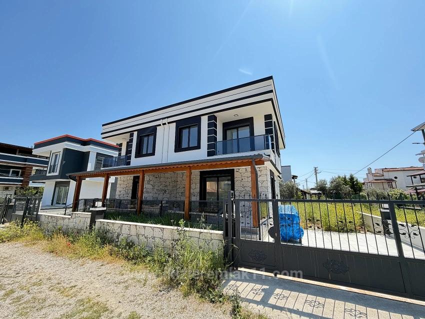 Seferihisar Doğanbey'de Denıze Yakın Satılık Genıs Bahcelı Sıfır 3+1 Villa