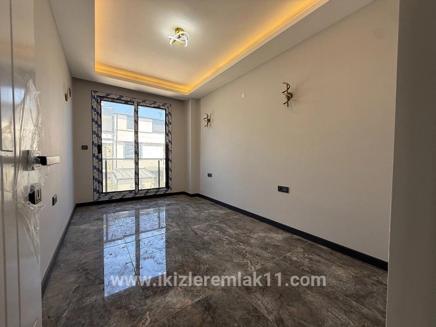 Seferihisar Doğanbey Cumhuriyet Mah. Satılık 3+1 Villa - 200 m²