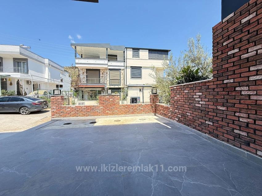 Seferihisar Doğanbey'de Satılık Sıfır Tek Müstakil 3+1 Villa