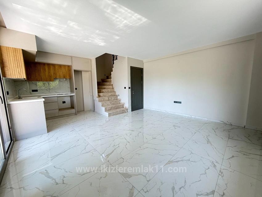 Doğanbey'de Deniz Tarafı Satılık 3+1 Ultra Lüks Villa