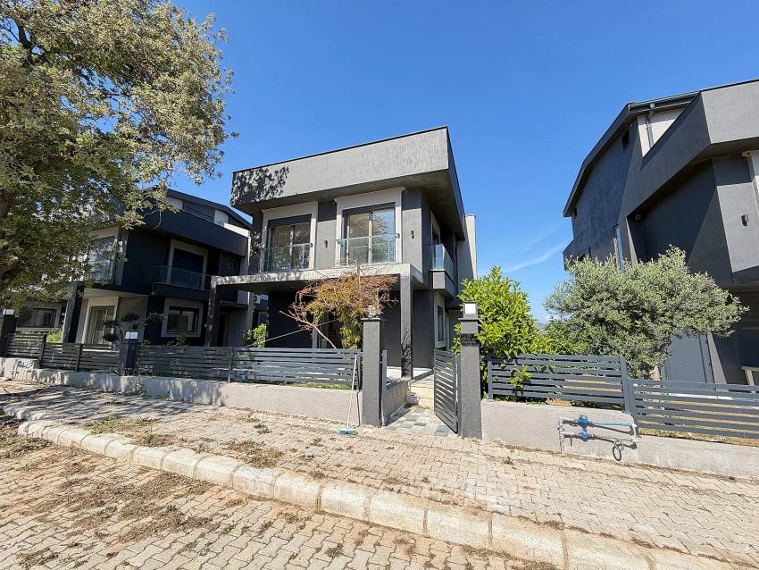 Doğanbey'de Deniz Tarafı Satılık 3+1 Ultra Lüks Villa