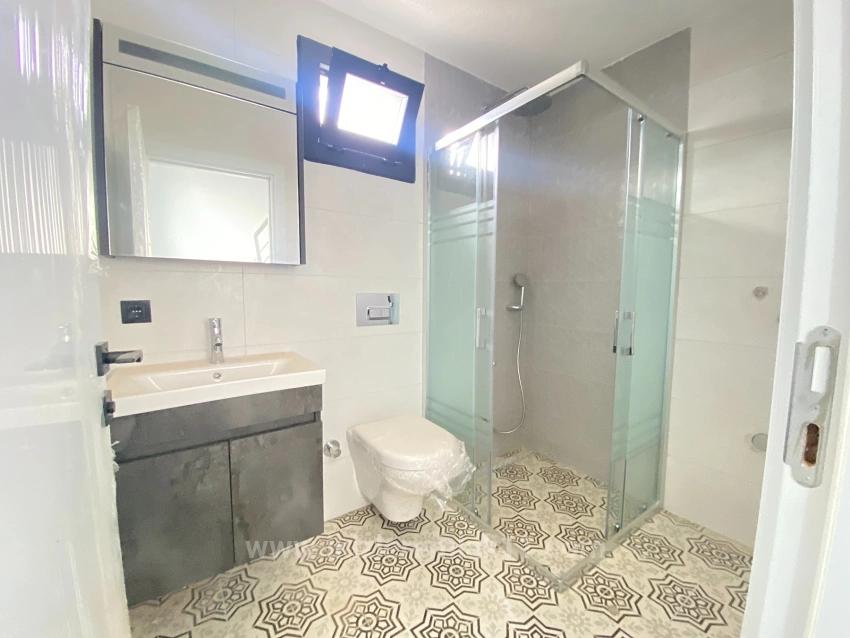 Ürkmez Doğanbey'de Denize Yakın Satılık Bahceli 2+1 Villa