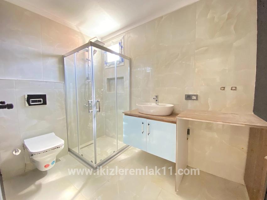 Seferihisar Doğanbey Cumhuriyet Mah. Satılık 3+1 Villa - 200 m²