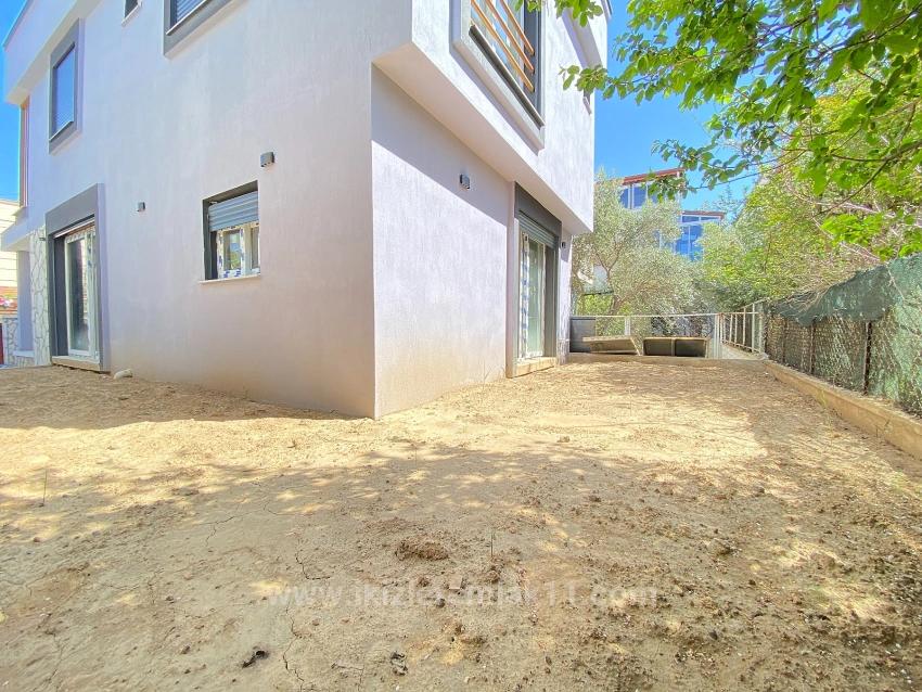 Seferihisar Doğanbeyde Satılık Sıfır Tek Müstakil 3+1 Lüks Villa