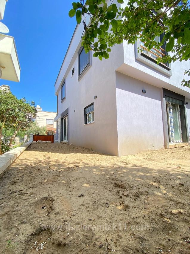 Seferihisar Doğanbeyde Satılık Sıfır Tek Müstakil 3+1 Lüks Villa