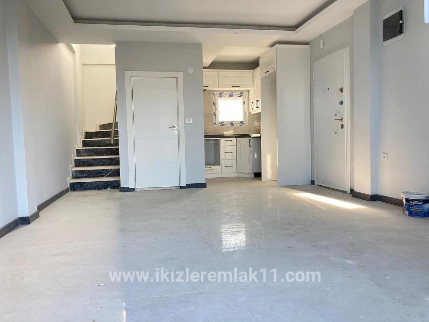 Seferihisar Doğanbey Atatürk Mah. Satılık 2+1 Villa - 150 m²