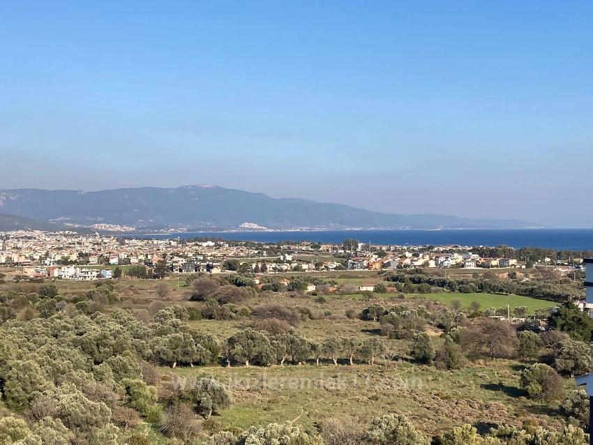 Seferihisar Doğanbeyde Satılık 2+1 Deniz Manzaralı Bahçeli Villa