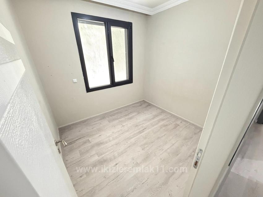 İkizler'den Ürkmez'de Denize 100 Metre Yakın Giriş Kat 1+1 Daire