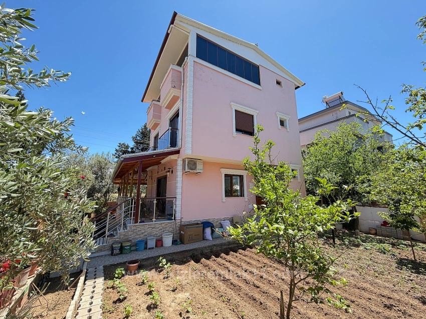 Seferihisar Doğanbey'de Satılık 4+1 Tek Müstakil Bahceli Villa