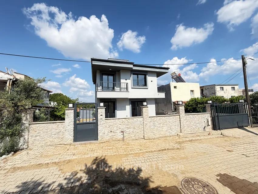 Doğanbeyde Denize Yakın 370 M2 Bahce Tek Müstakil 3+1 Villa