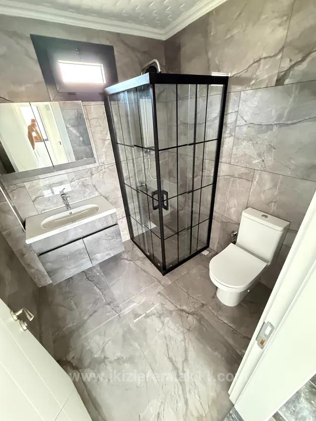 Doğanbeyde Denize Yakın 370 M2 Bahce Tek Müstakil 3+1 Villa
