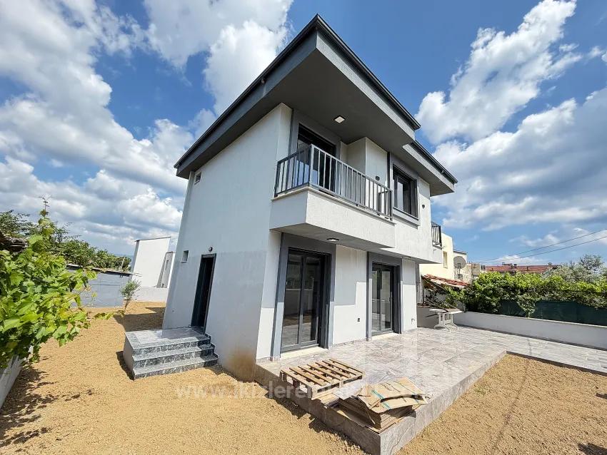 Doğanbeyde Denize Yakın 370 M2 Bahce Tek Müstakil 3+1 Villa