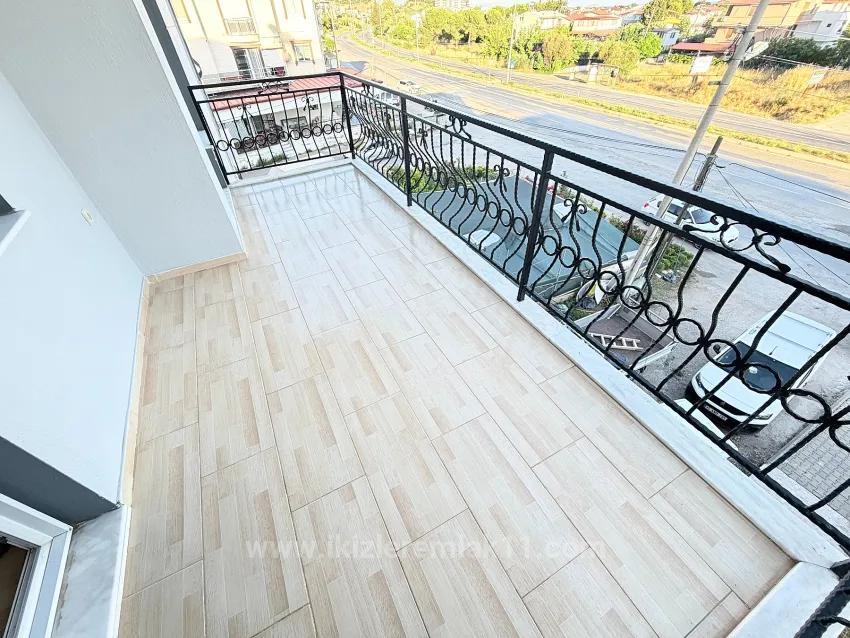 Ürkmez'de Denize 400 M, Ayrı Mutfak Geniş 2+1 Full Eşyalı Daire