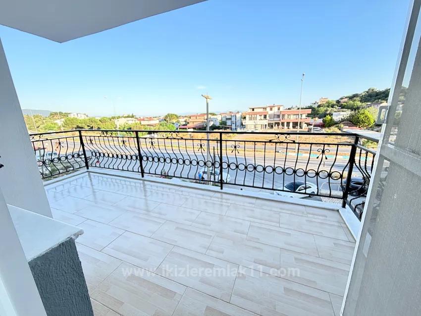Ürkmez'de Denize 400 M, Ayrı Mutfak Çift Balkon Geniş 2+1 Daire