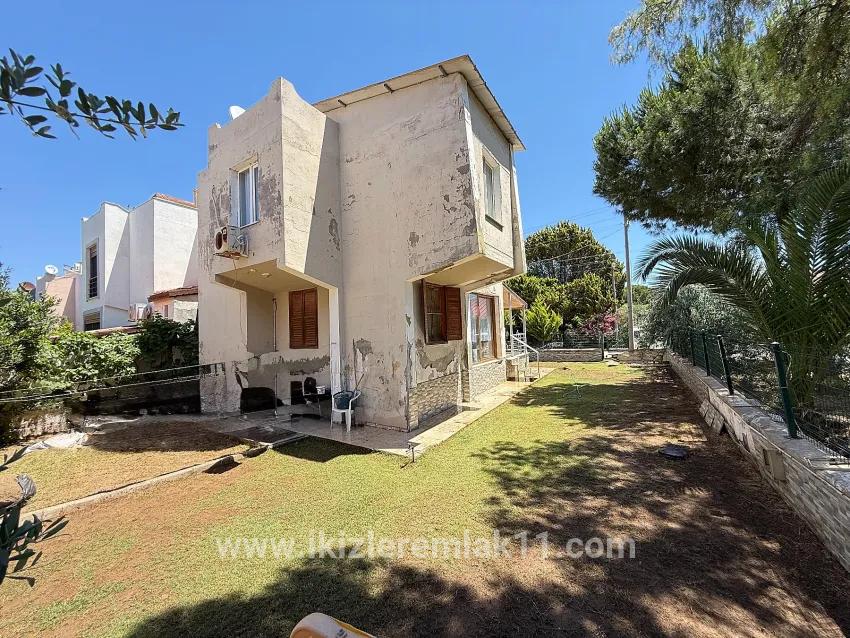 Seferihisar Doğanbey Cumhuriyet Mah. Satılık 3+1 Müstakil ev - 300 m²