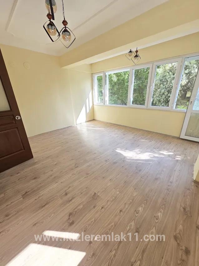 Menderes Gümüldür Gümüldür Fevzi Çakmak Mah. Satılık 2+1 Daire - 90 m²