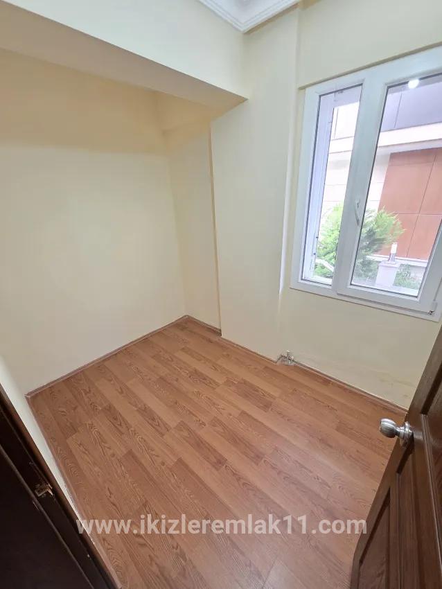 Menderes Gümüldür Gümüldür Fevzi Çakmak Mah. Satılık 2+1 Daire - 90 m²