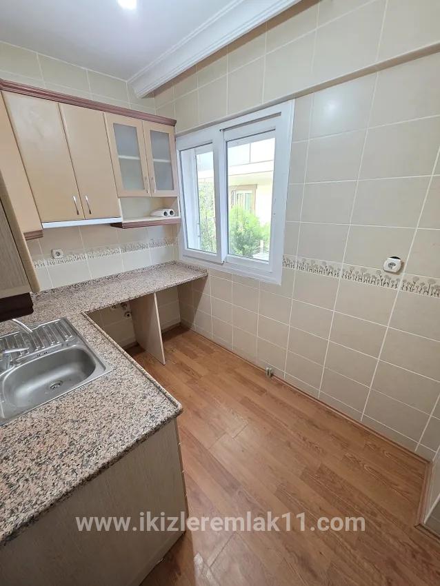 Menderes Gümüldür Gümüldür Fevzi Çakmak Mah. Satılık 2+1 Daire - 90 m²