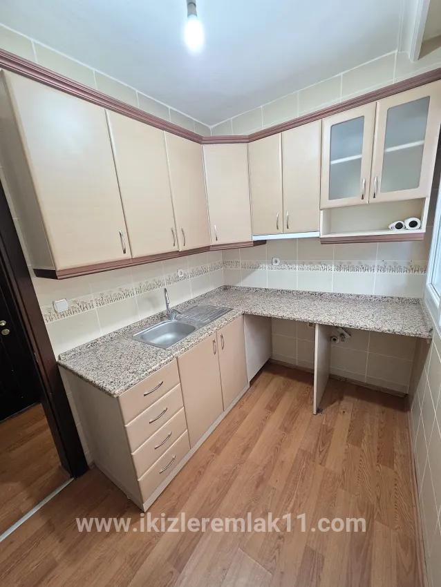 Menderes Gümüldür Gümüldür Fevzi Çakmak Mah. Satılık 2+1 Daire - 90 m²