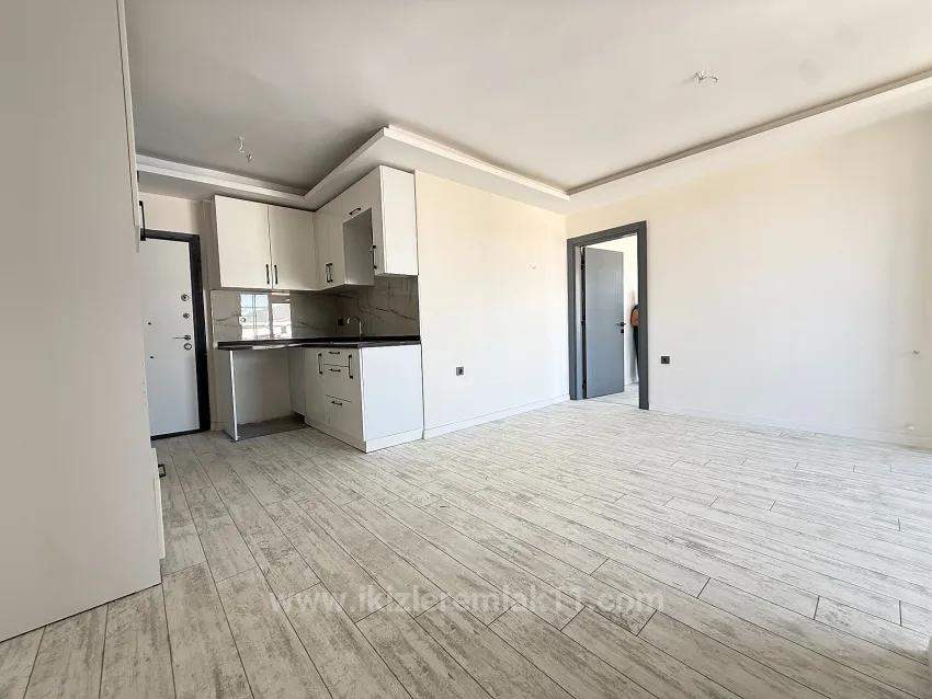 Seferihisar Doğanbey'de Satılık 1+1 Deniz Tarafında Satılık Daire
