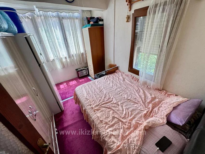 Doğanbey'de Satılık Ara Kat 2+1 Deniz Tarafında 70 Metre² Daire