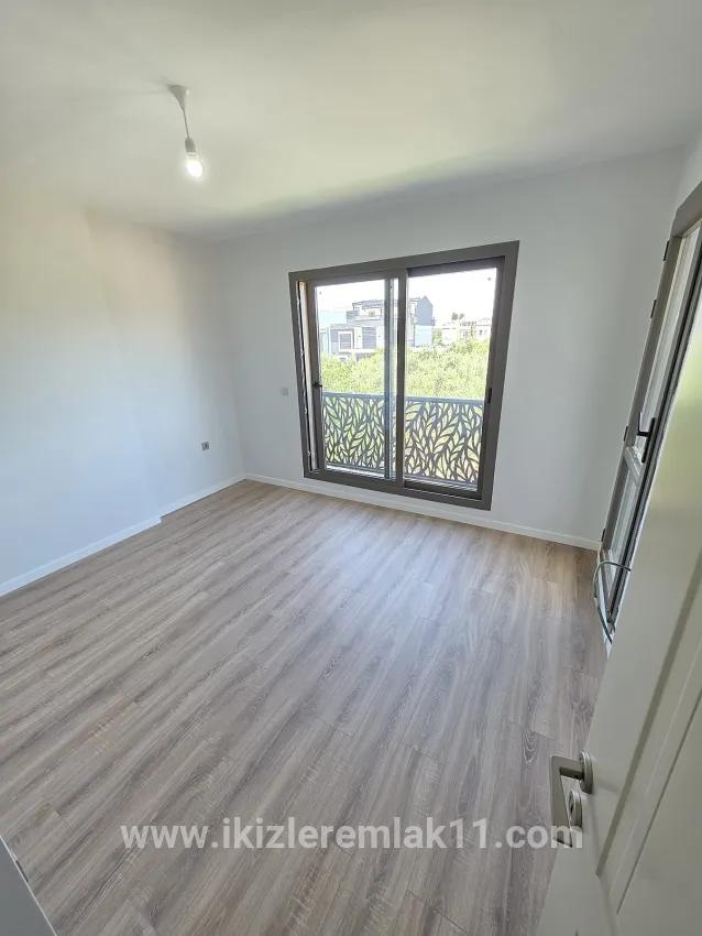 Menderes Gümüldür Gümüldür İnönü Mah. Satılık 4+1 Müstakil ev - 160 m²