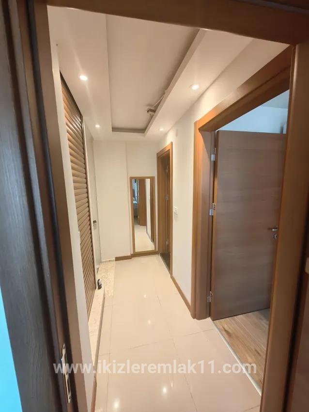 Menderes Gümüldür Gümüldür Fevzi Çakmak Mah. Satılık 4+1 Villa - 170 m²