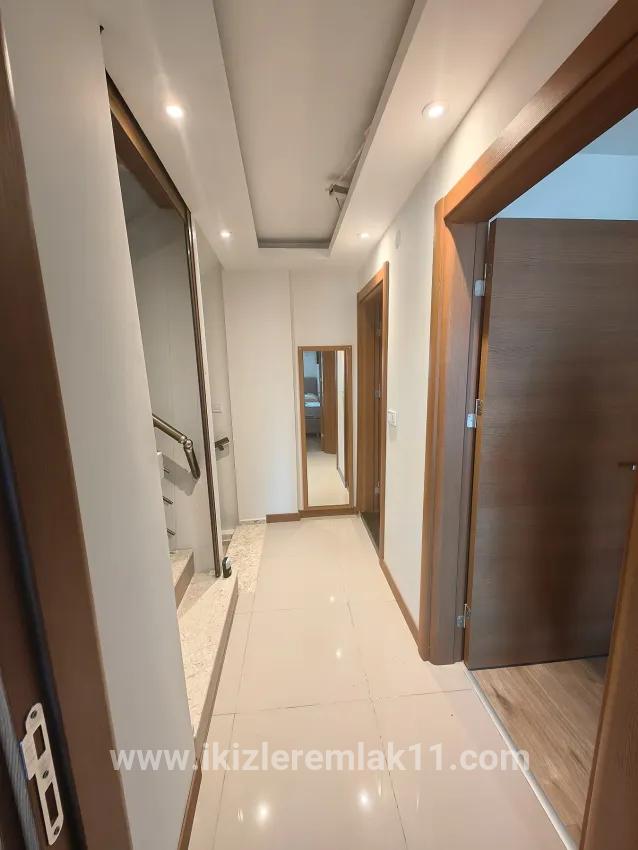 Menderes Gümüldür Gümüldür Fevzi Çakmak Mah. Satılık 4+1 Villa - 170 m²