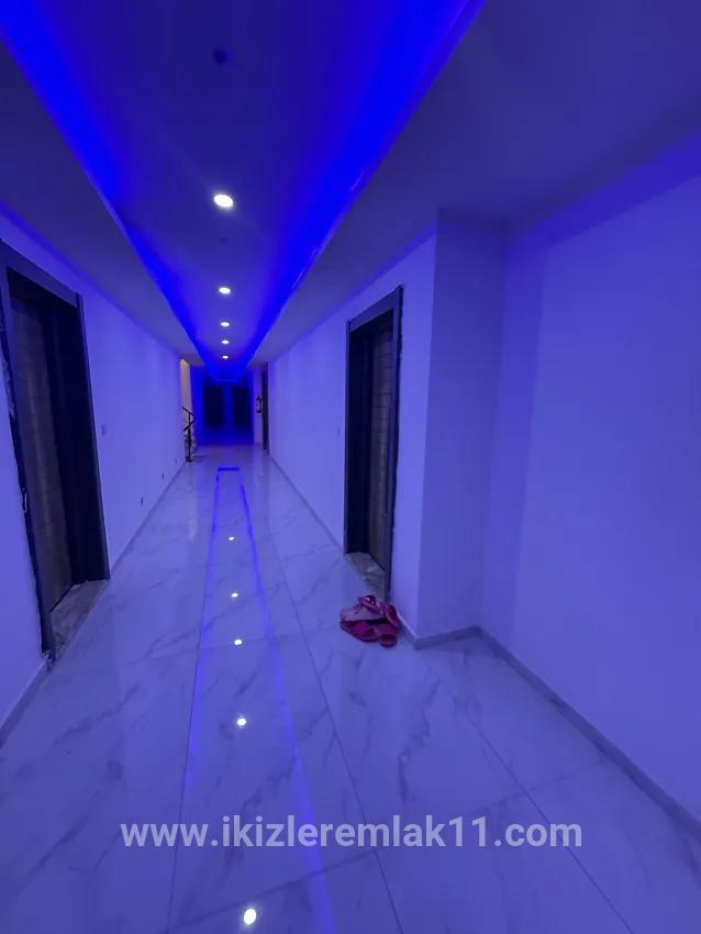 Seferihisar Ürkmez'de Sıfır 4+1 Dubleks Asansörlü Otoparklı Denize 400 m