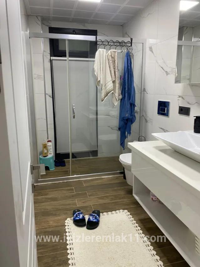 Seferihisar Doğanbey deniz tarafında site İçerisinde havuzlu tek müstakil villa