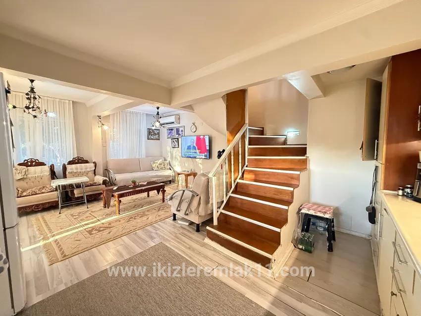 Seferihisar Ürkmez Bengiler Mah. Satılık 4+1 Müstakil ev - 210 m²
