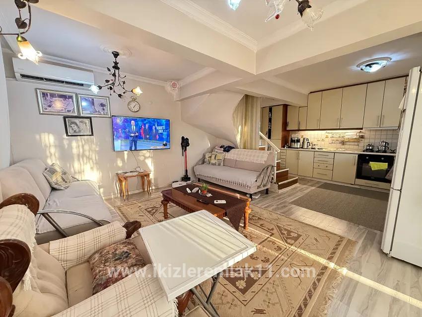 Seferihisar Ürkmez Bengiler Mah. Satılık 4+1 Müstakil ev - 210 m²